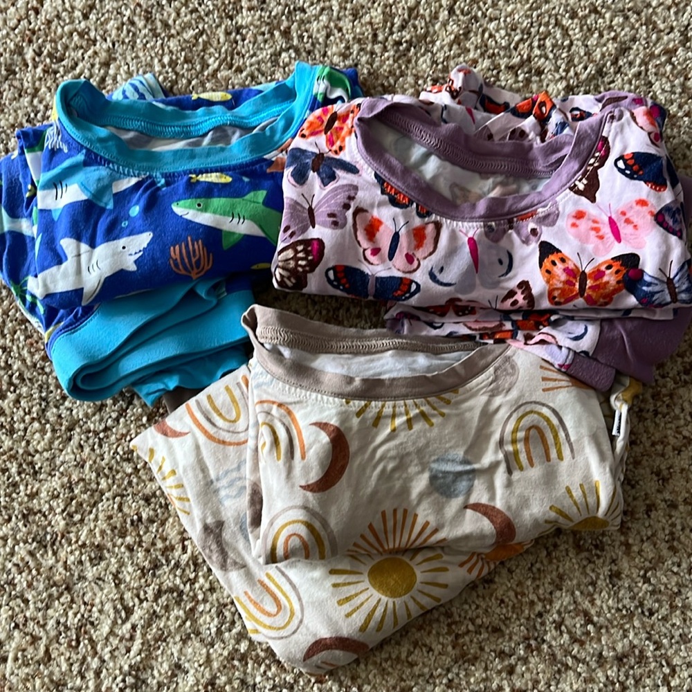 Little sleepies size 5/6 long sleeve long pants Jammies